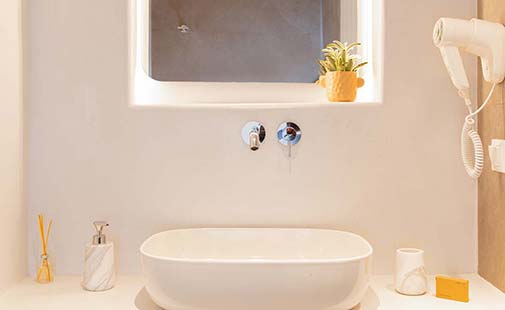 Modern bathroom at the deluxe junior suite
