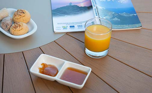 Breakfast at hotel Efrosini in Sifnos